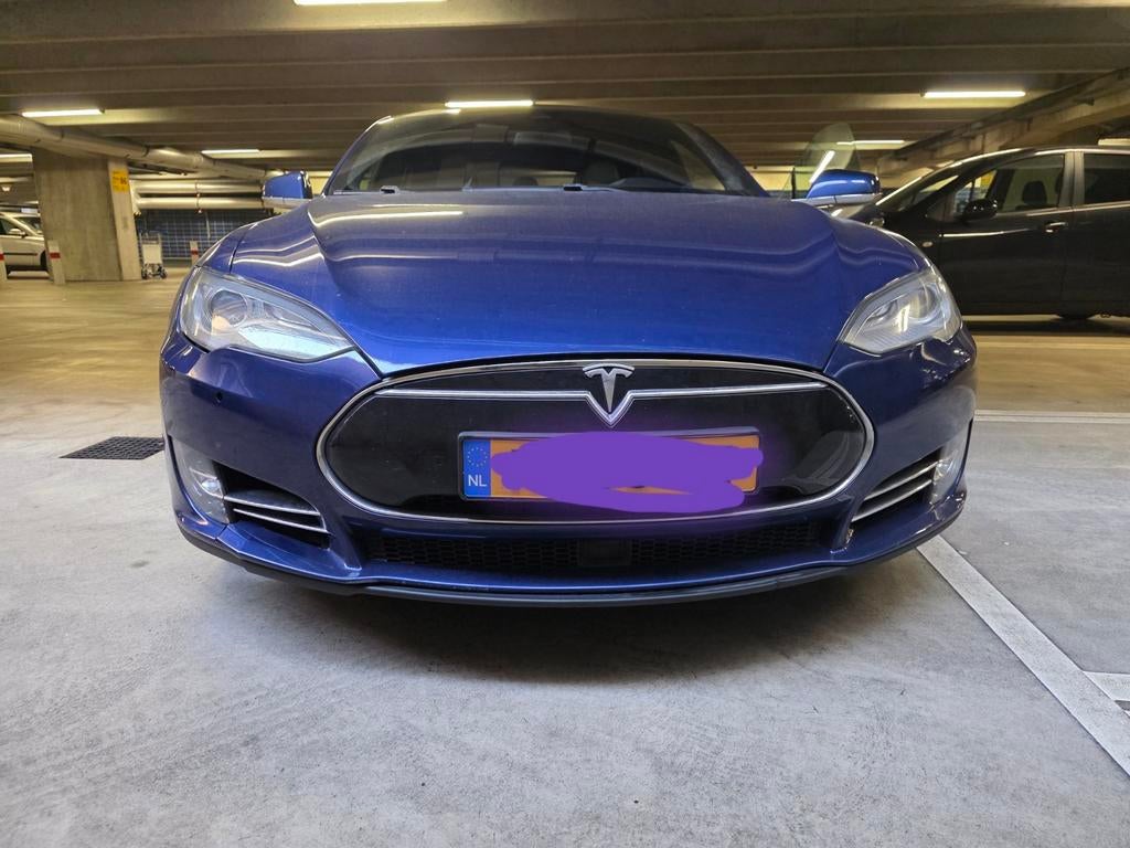 Voorbumper Tesla model S, Ophalen