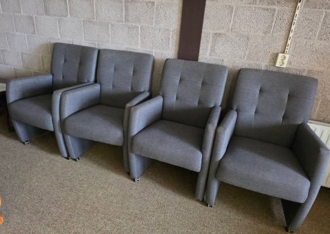 4 eetkamer stoelen, Ophalen of Verzenden, Gebruikt, Grijs, Vier