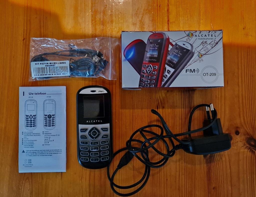 Alcatel OT-309 Mobiele Telefoon - Klassiek Model, Telecommunicatie, Gebruikt, Ophalen of Verzenden, Minder dan 3 megapixel, Klassiek of Candybar