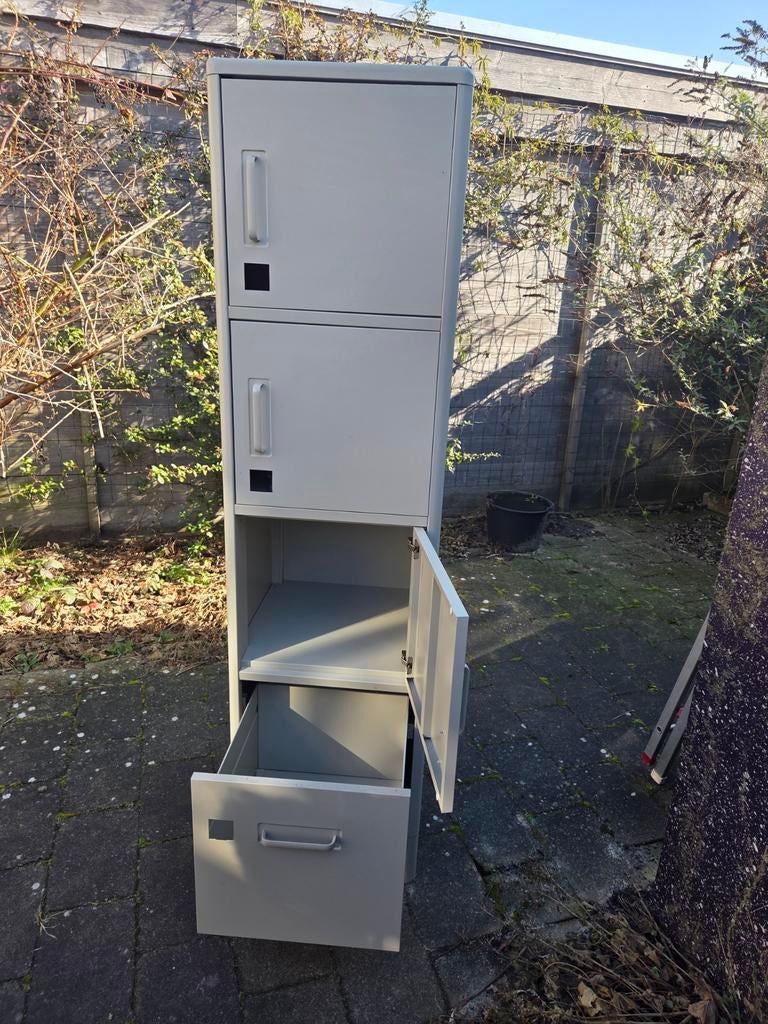 IKEA Idasen PS Kastje / Locker - Grijs - 172cm hoog, Ophalen, Gebruikt, Industrieel, Modern
