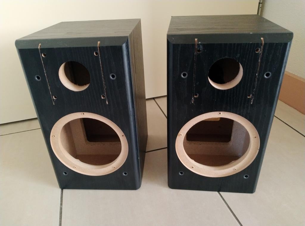 Lege JBL LX series speaker kasten, Audio, Tv en Foto, Luidsprekers, Ophalen of Verzenden, 120 watt of meer, Front, Rear of Stereo speakers