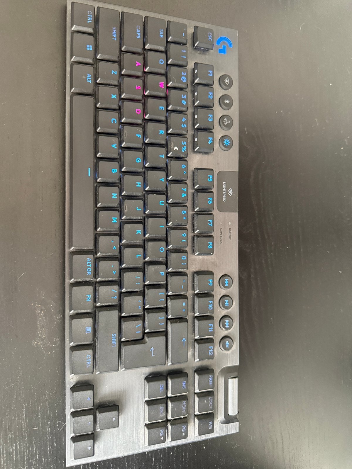 Logitech g915 X lightspeed TKL + logitech speakers, Computers en Software, Ophalen, Zo goed als nieuw