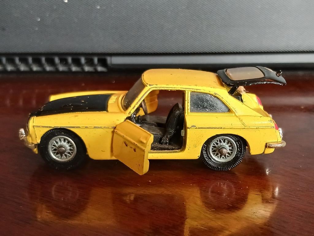 Corgi toys sportauto MGC MG GT, Hobby en Vrije tijd, Ophalen of Verzenden, Overige merken