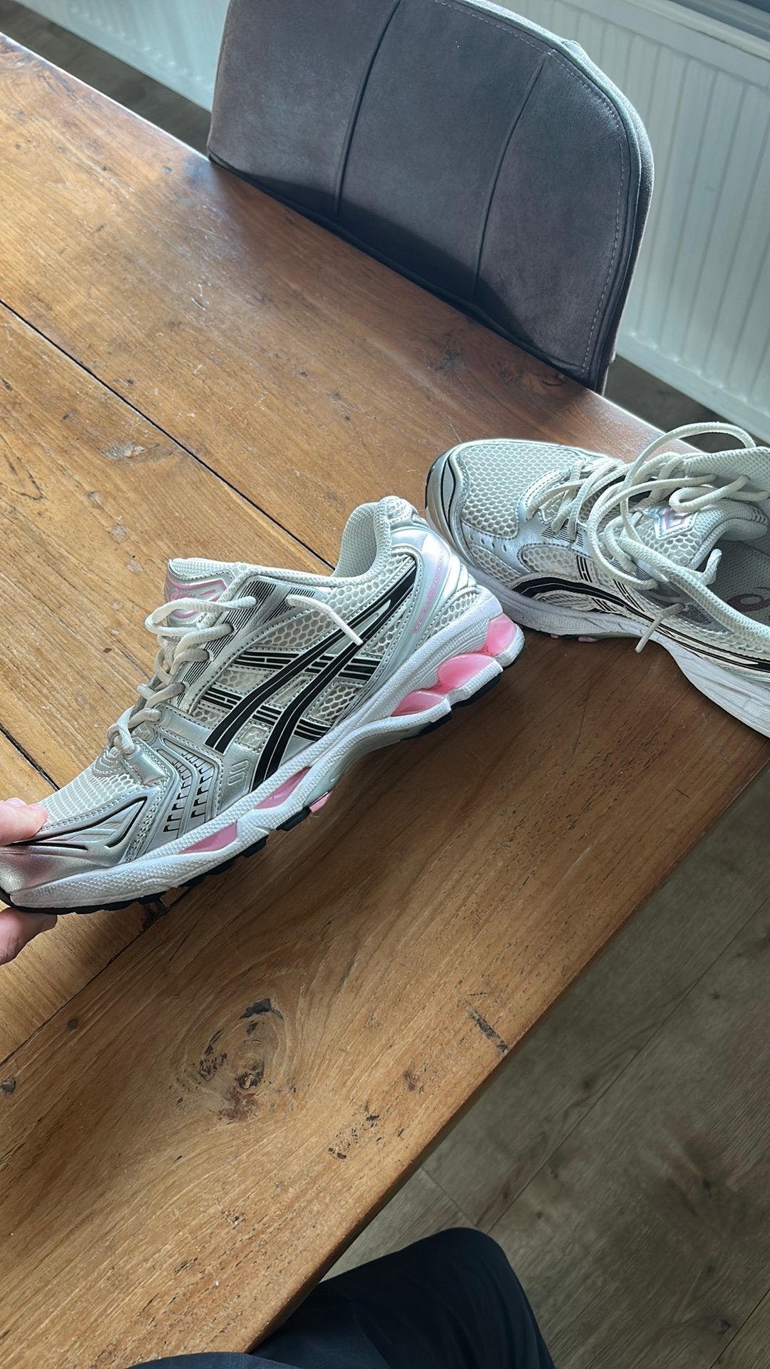 Asics Gel-Kayano 14 roze, Sport en Fitness, Volleybal, Ophalen, Zo goed als nieuw, Schoenen