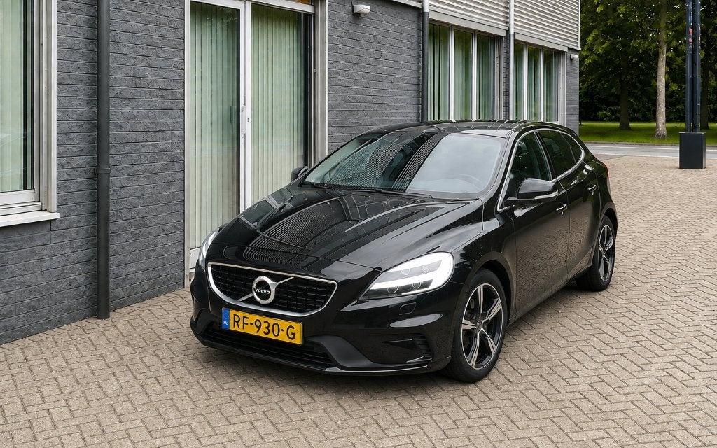 Volvo V40 R-Design T4 190PK | Sportief & Luxe | 2017 | Zwart, Auto's, Dealer onderhouden, Zwart, Particulier, 1342 kg