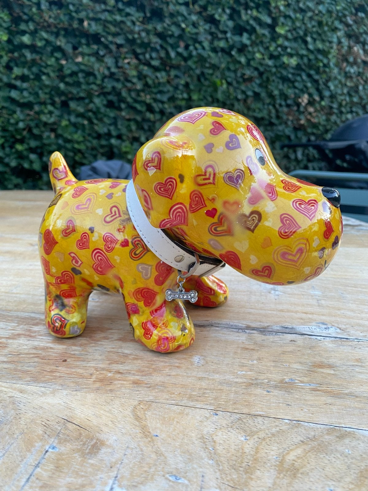 Pomme-pidou spaarpot hond met hartjes - Geel, Ophalen of Verzenden, Zo goed als nieuw, Steen, Aardewerk of Keramiek, Dier