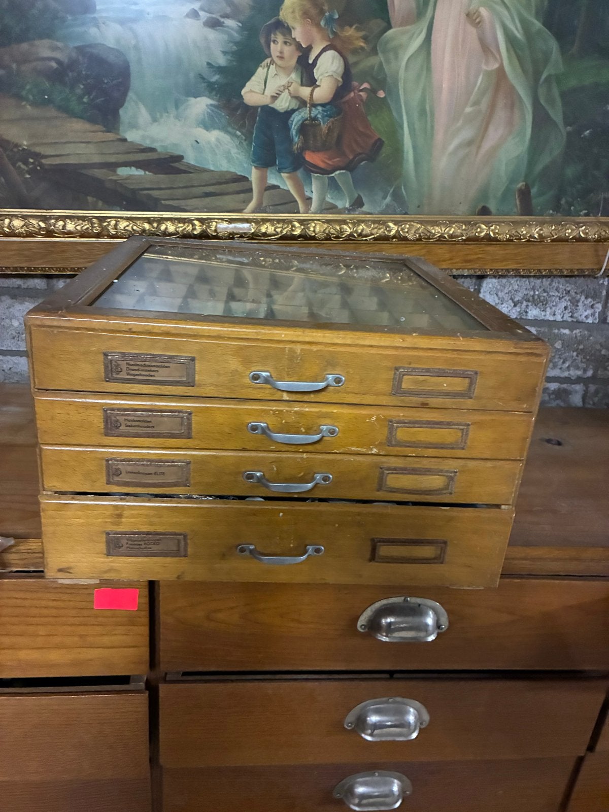 Vintage houten ladekastje met glazen blad, Ophalen