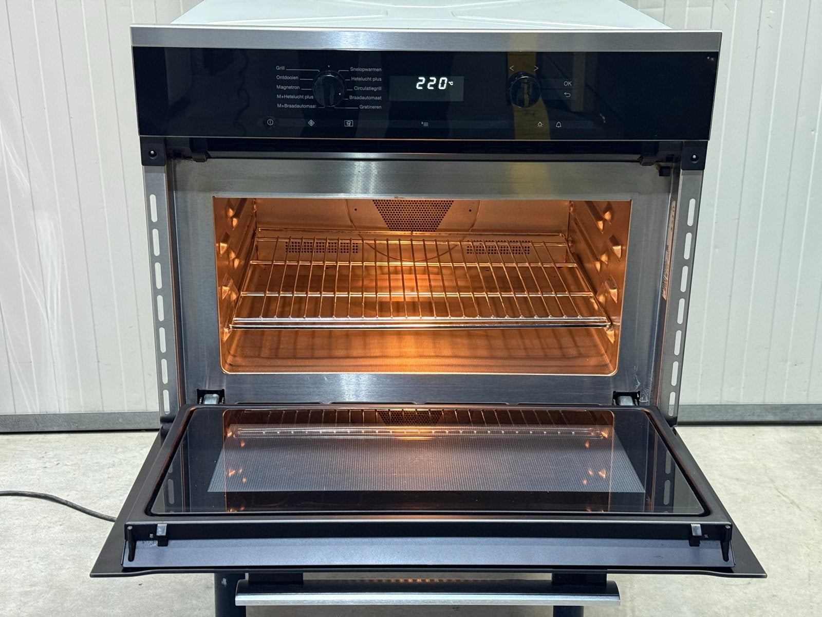 Miele Combi-oven H6200BM - Zo goed als nieuw, 45 tot 50 cm, Bella, Hete lucht, Ophalen of Verzenden