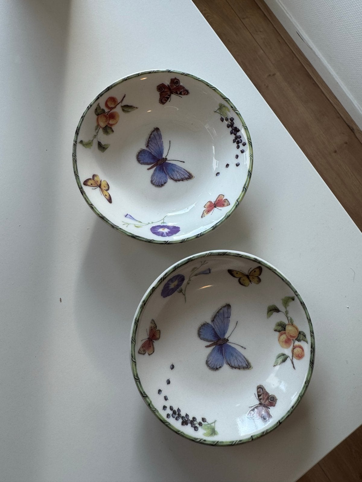 2x JBS Fruit & Flowers schaaltjes met vlinders, Overige merken, Keramiek, Vintage, Ophalen of Verzenden