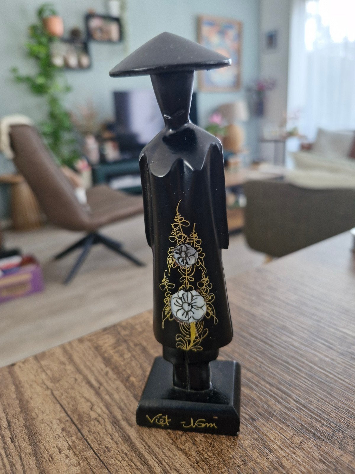 houten souvenir-statuette  Vietnamese vrouw, Hout, Zwart, Ophalen of Verzenden, Oosters