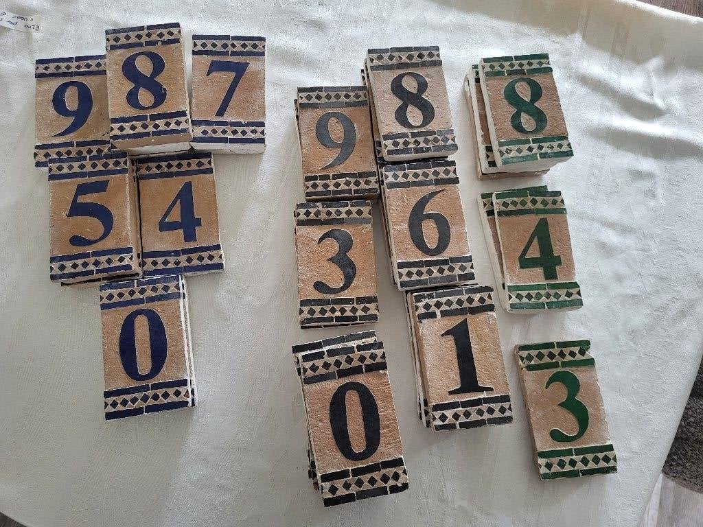 Vintage tegels met nummer, groen, zwart of blauw, Antiek en Kunst, Antiek | Wandborden en Tegels, Ophalen of Verzenden