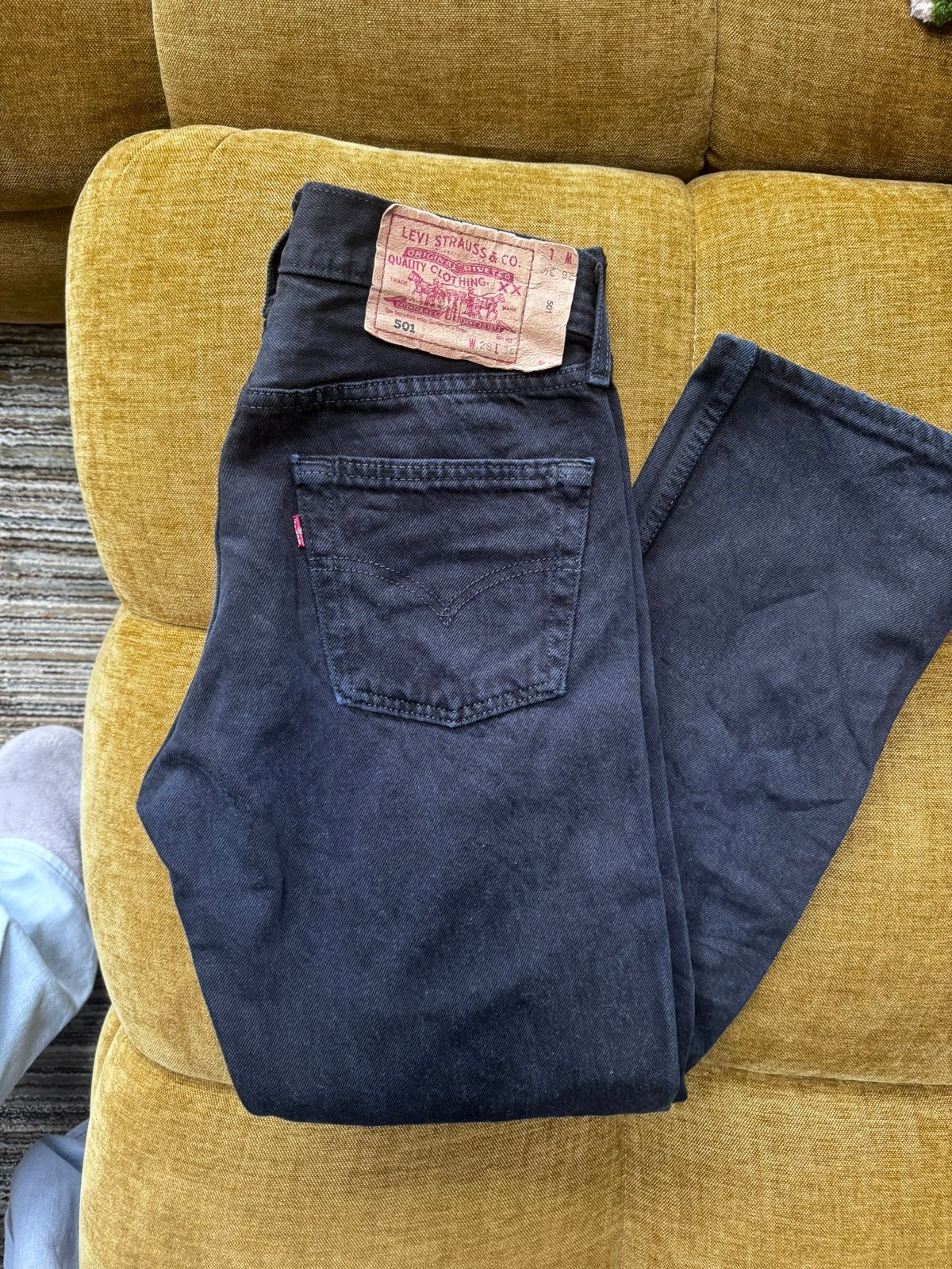 Levis 501. Maat 26, Kleding | Dames, Verzenden, Zo goed als nieuw, Zwart, W28 - W29 (confectie 36)