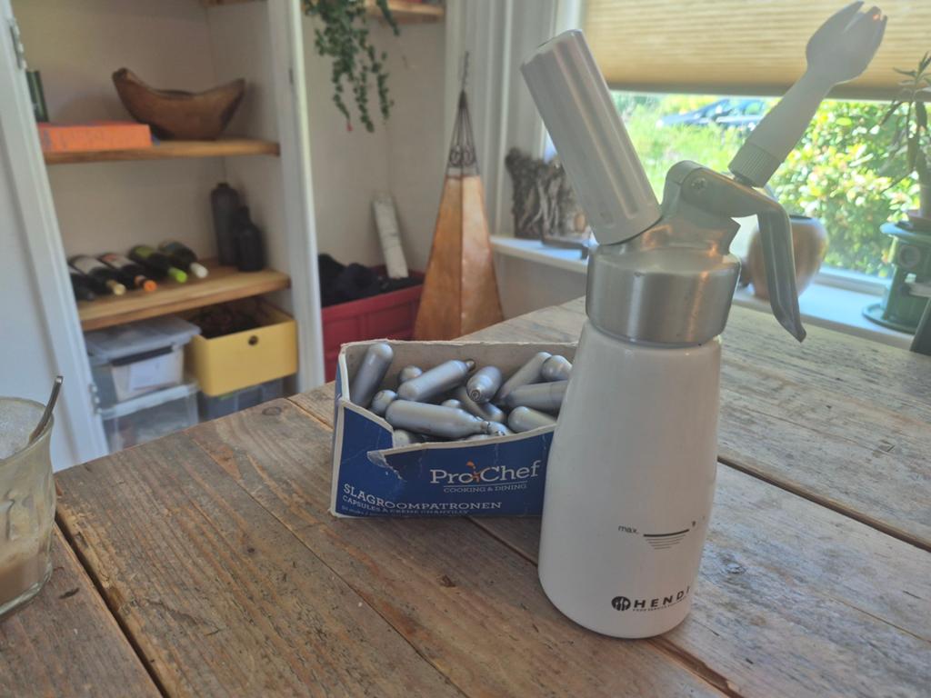 Hendi slagroomapparaat 0, 25 ltr inc 40 patronen, Ophalen of Verzenden