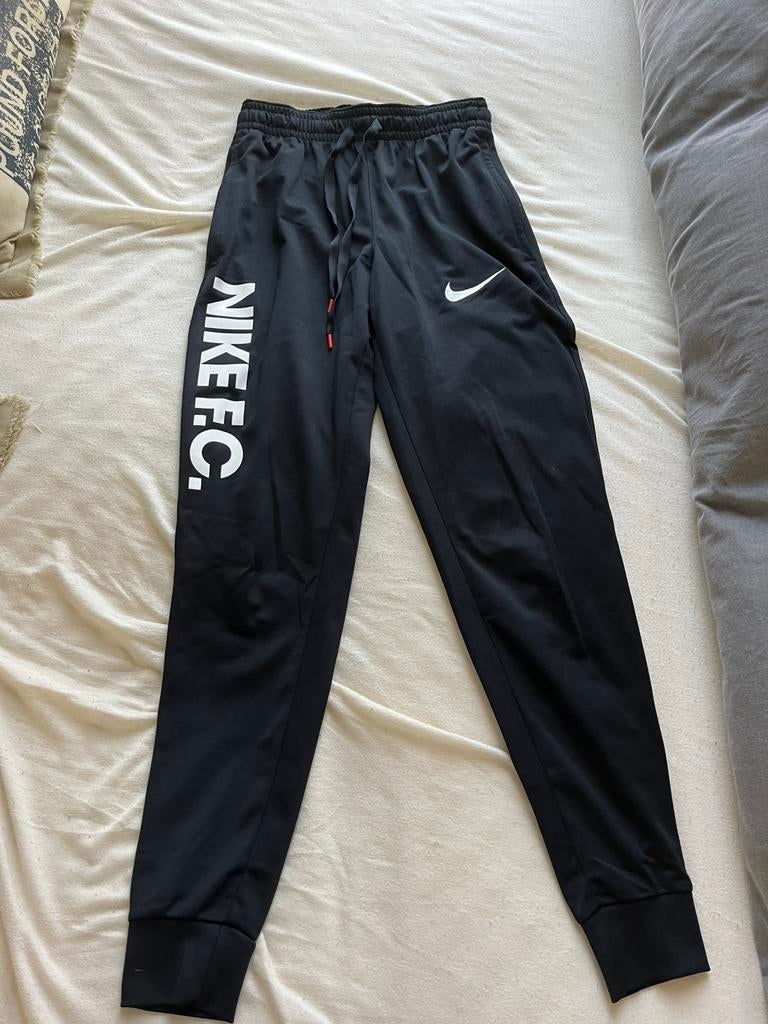 Nike trainingsbroek XS Nieuw, Ophalen of Verzenden, Zo goed als nieuw, Maat 46 (S) of kleiner, Zwart