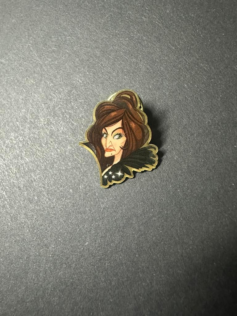 Efteling pin grobelia Ti Ta Tovenaar, Verzamelen, Ophalen of Verzenden, Zo goed als nieuw, Button of Speldje