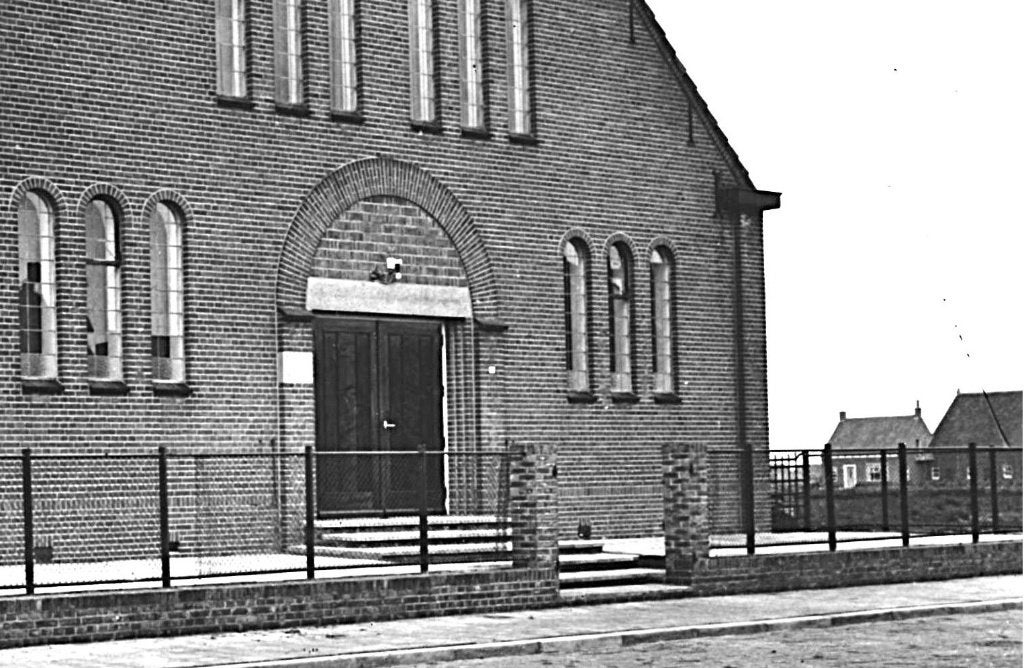 700398 Stavenisse 1963 Oud Grf Kerk Nette kaart onbeschreven, Ophalen of Verzenden, 1960 tot 1980, Ongelopen, Zeeland