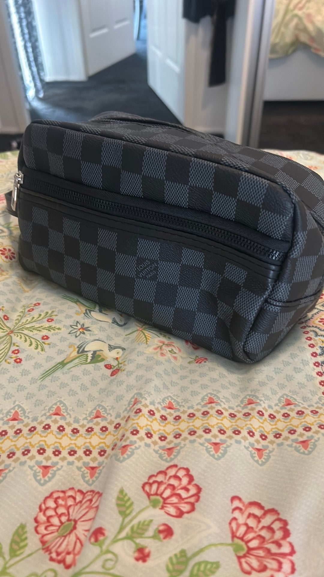 Louis vuitton toilettas, Ophalen of Verzenden, Zo goed als nieuw, Zwart