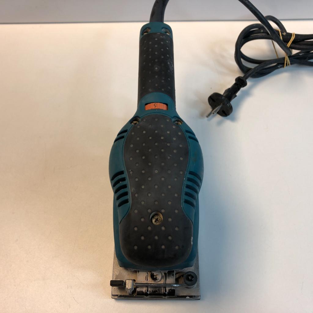 Makita BO711 Vlakschuurmachine | Nette staat, Makita, Zo goed als nieuw, Support@makita.com, Makita Corporation, 3-11-8, Sumiyoshi-cho, 
Anjo, Aichi 446-8502
Japan