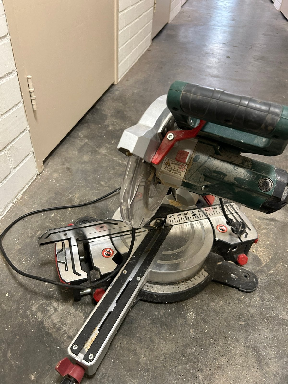 Metabo KGS 216 afkortzaag, Doe-het-zelf en Verbouw, Ophalen, Gebruikt, Afkortzaag, 30 tot 70 mm