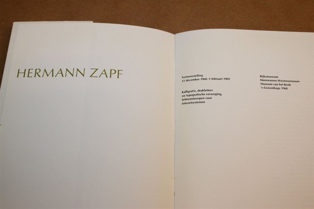 Hermann Zapf — Kalligrafie & Typografie, Catalogus 1968, Ophalen of Verzenden, Gelezen, Fotografen