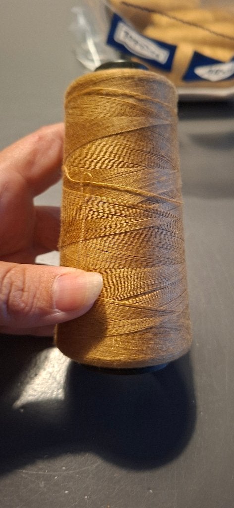 Lockmachine garen, Ophalen of Verzenden, Zo goed als nieuw, Garen of Naald(en)