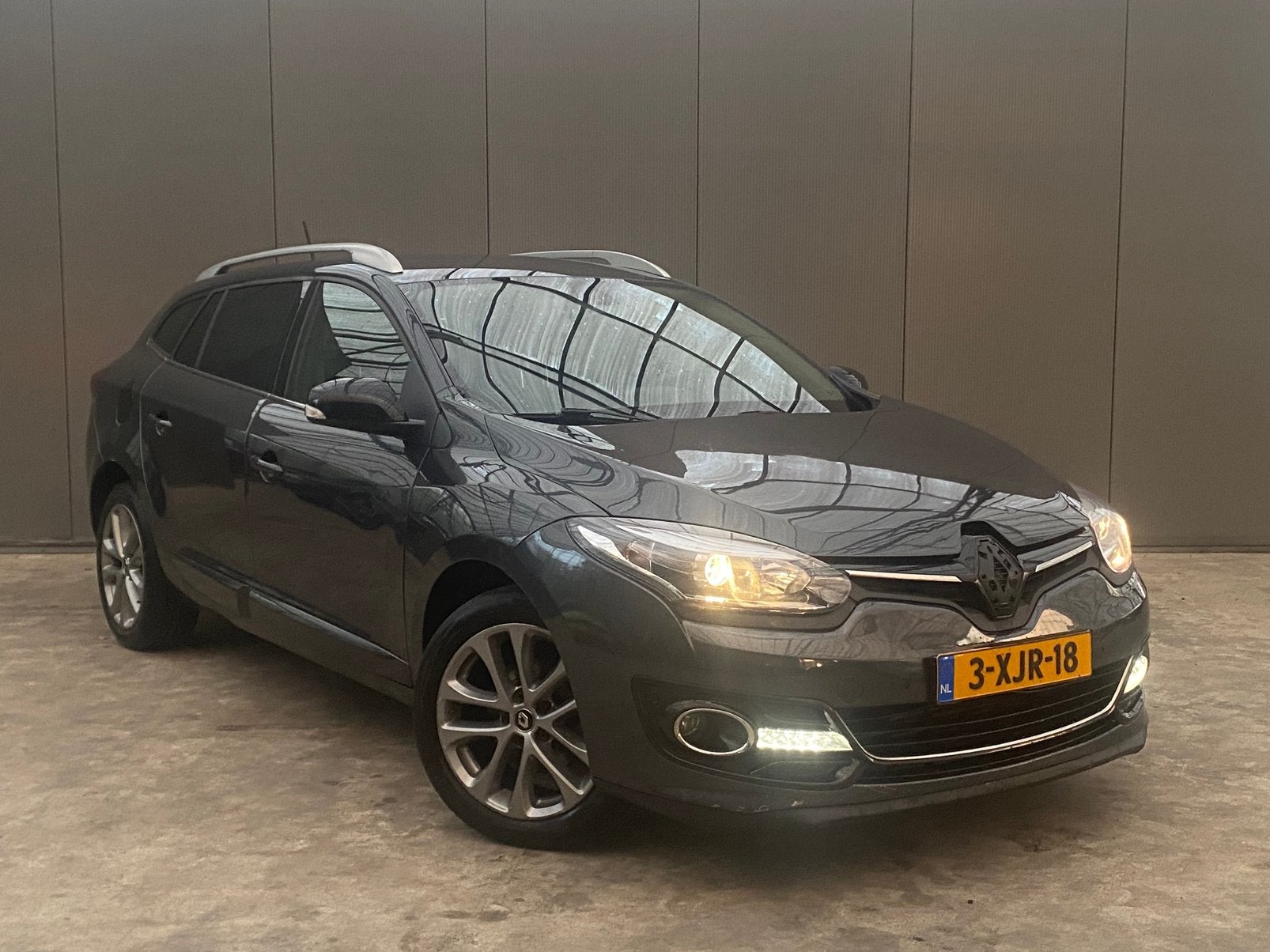Renault Mégane 1.2 TCE 97KW EDC Estate 2014 Grijs, 4 cilinders, 132 pk, Origineel Nederlands, Stationwagon