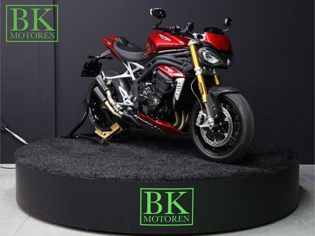 TRIUMPH SPEED TRIPLE 1200 RS | Carnival Red | Leovince, 1160 cc, Motorrijbewijs A, Bedrijf, Meer dan 35 kW