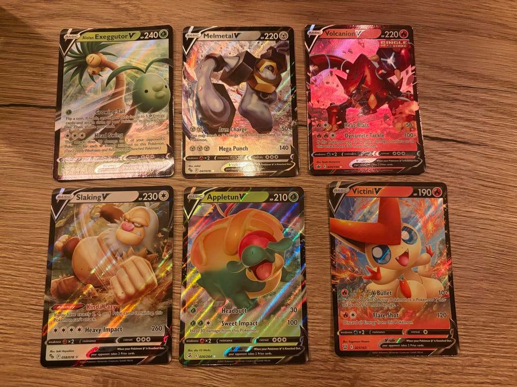 Pokémon kaarten v, Ophalen of Verzenden, Gebruikt, Meerdere kaarten, Foil