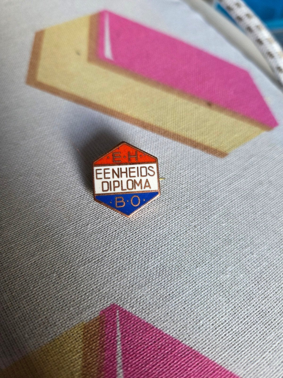 Vintage Emaille EHBO Speld Eenheidsdiploma, Ophalen of Verzenden, Zo goed als nieuw, Overige onderwerpen, Speldje of Pin