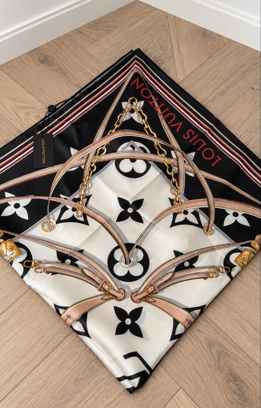 Silk Sjaal louis, Ophalen of Verzenden, Zo goed als nieuw, Maat 46/48 (XL) of groter, Sjaal
