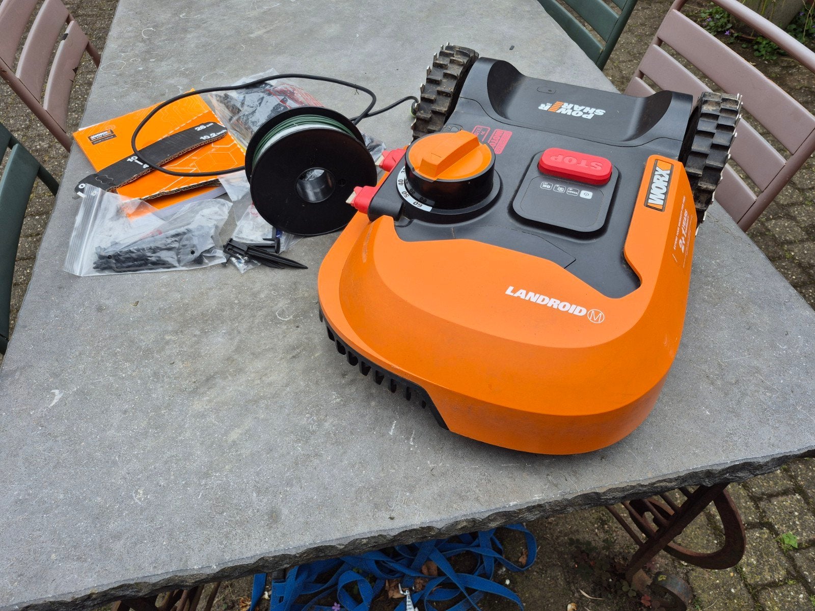 Robotmaaier Worx Landroid M0, Gebruikt, Ophalen of Verzenden, Met regensensor, Minder dan 20 cm