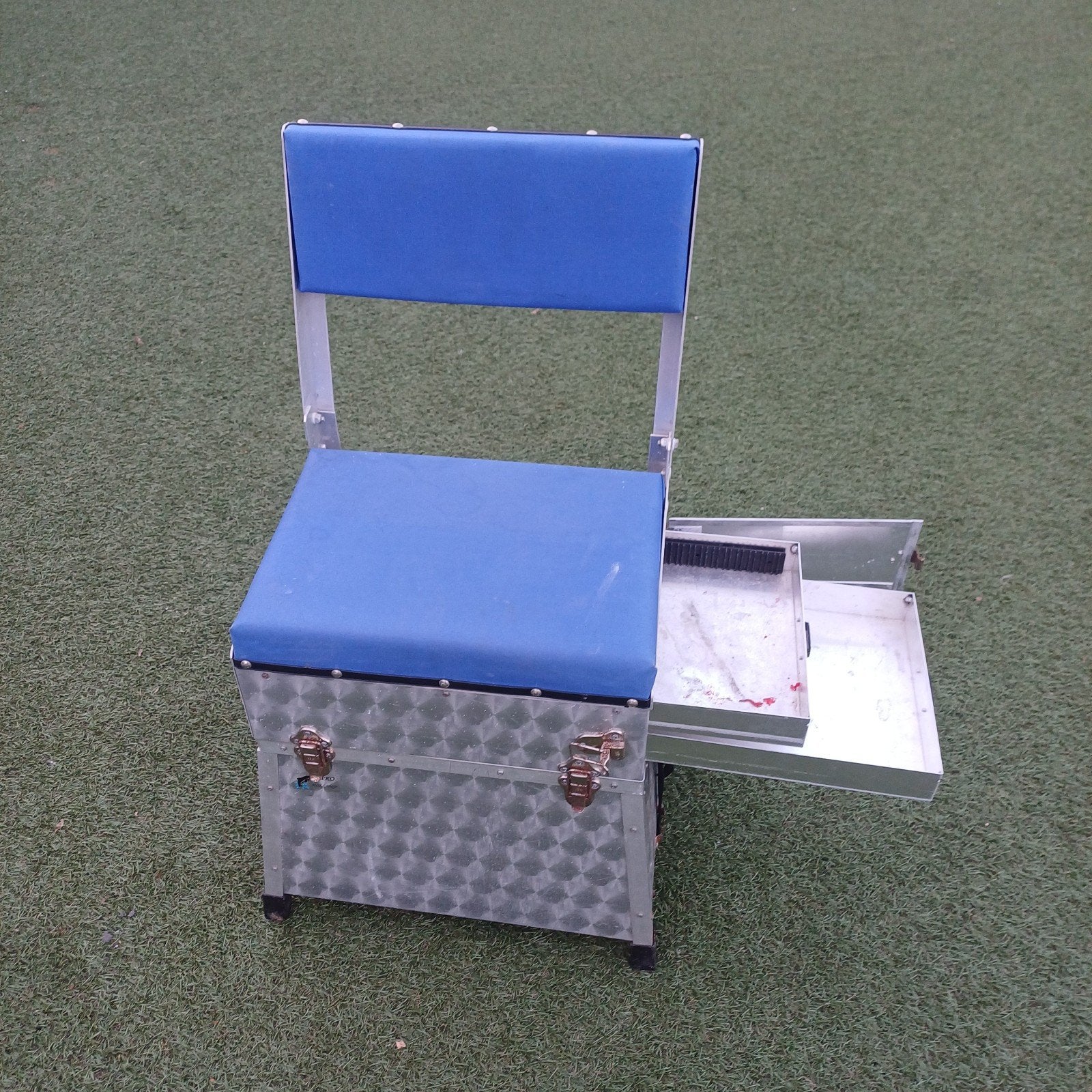Te koop Aluminium viskoffer stoelbak, Ophalen of Verzenden, Overige typen