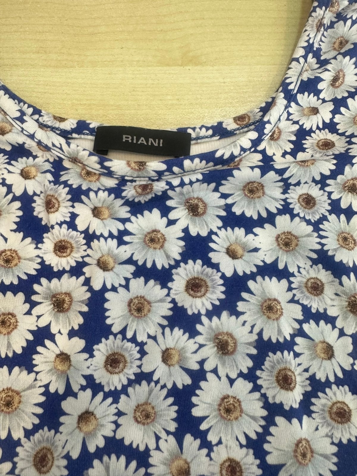 RIANI SHIRT S, Ophalen of Verzenden, Zo goed als nieuw, Korte mouw