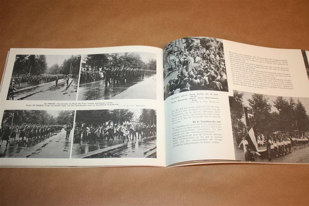 Herinnerings-album gewijd aan de bevrijding van Apeldoorn., Boeken, Ophalen of Verzenden, Gelezen