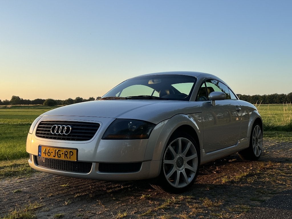 Audi TT 1.8 T Coupe 132KW 1999 Grijs, Auto's, Audi, Voorwielaandrijving, TT, Zwart, 4 cilinders