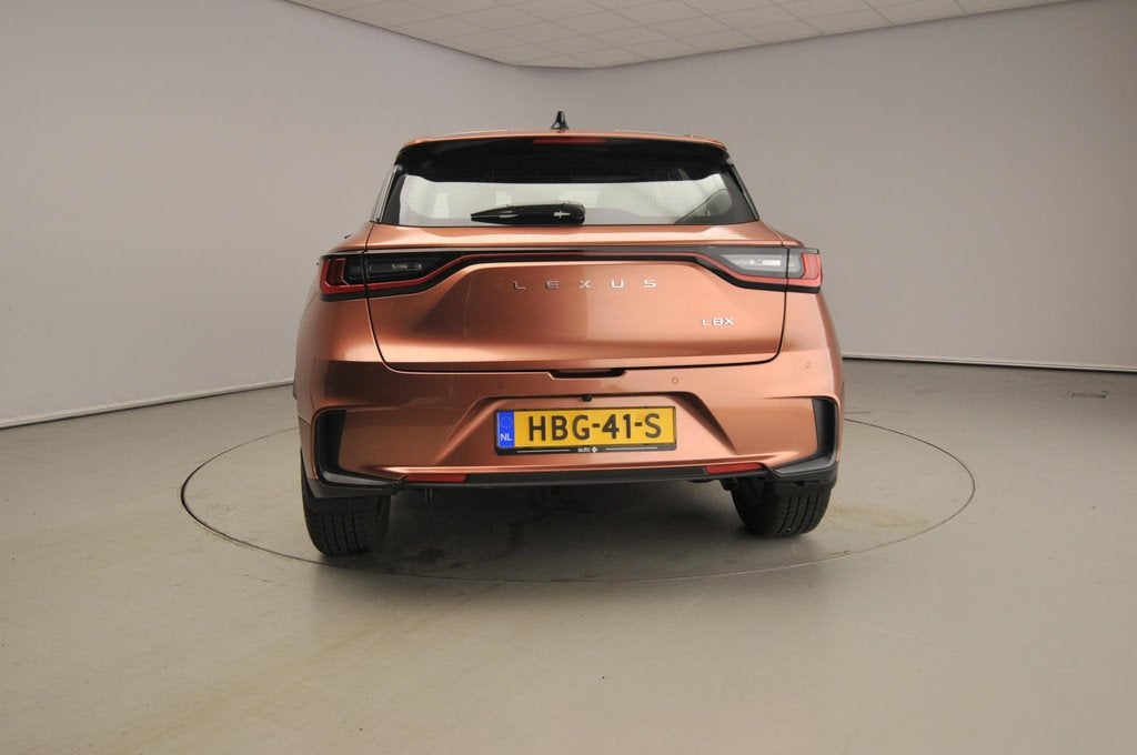 Lexus LBX 2WD | Comfort Pack | Camera | Stoelverwarming, Auto's, Lexus, Gebruikt, Bedrijf, 650 kg, Hybride Elektrisch/Benzine