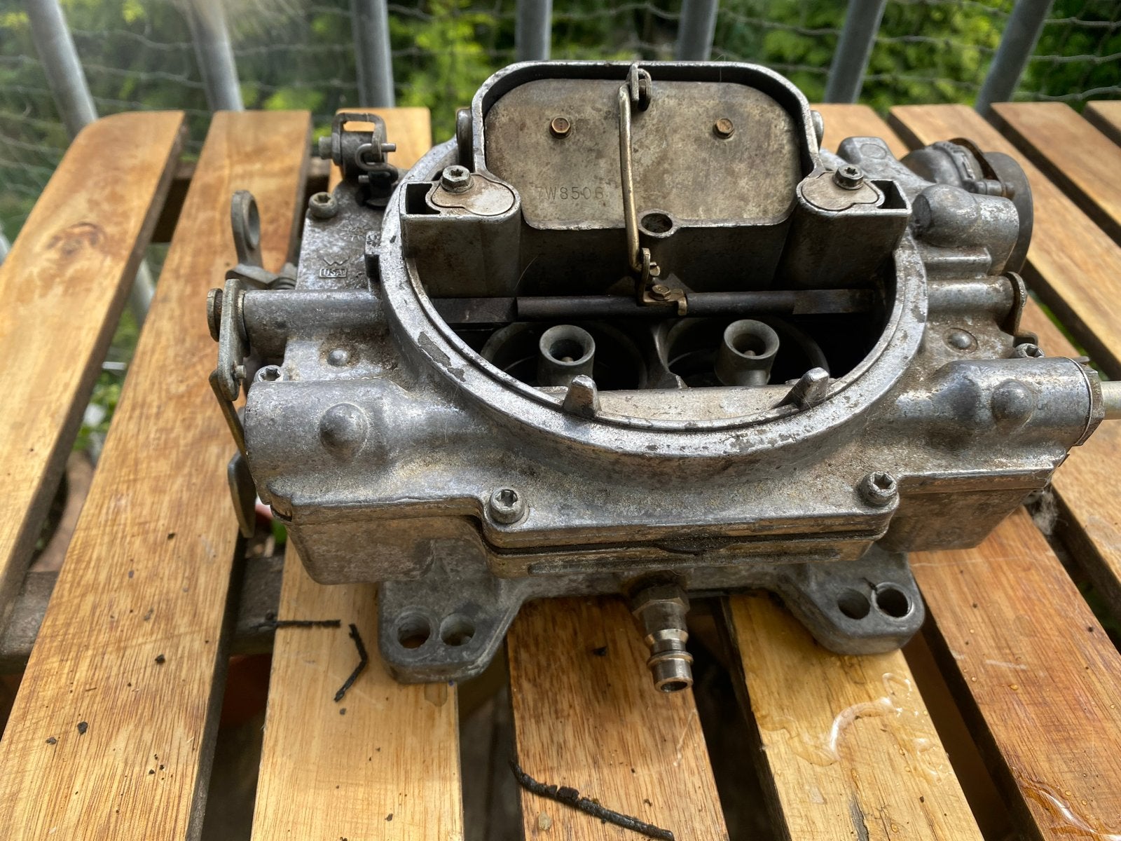 Edelbrock 1406 600cfm Carburateur - Gebruikt, Ophalen of Verzenden, Gebruikt, Amerikaanse onderdelen