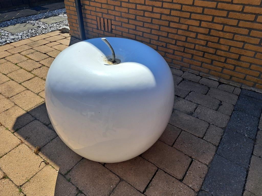 Grote polyester appel - 70 cm - Tuindecoratie, Tuin en Terras, Tuinbeelden, Gebruikt, Abstract beeld, Kunststof, Ophalen of Verzenden