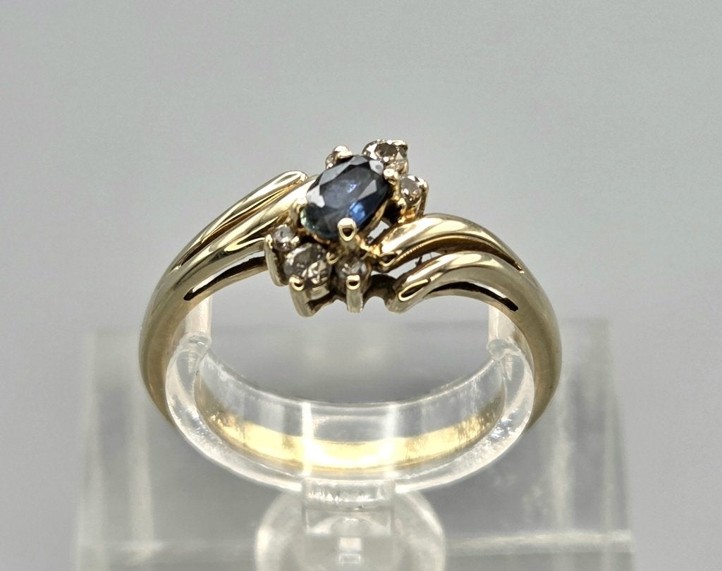 Gouden Vintage ring edelsteen saffier en diamant. 2026/671, Ophalen of Verzenden, Goud, Ring, Met edelsteen