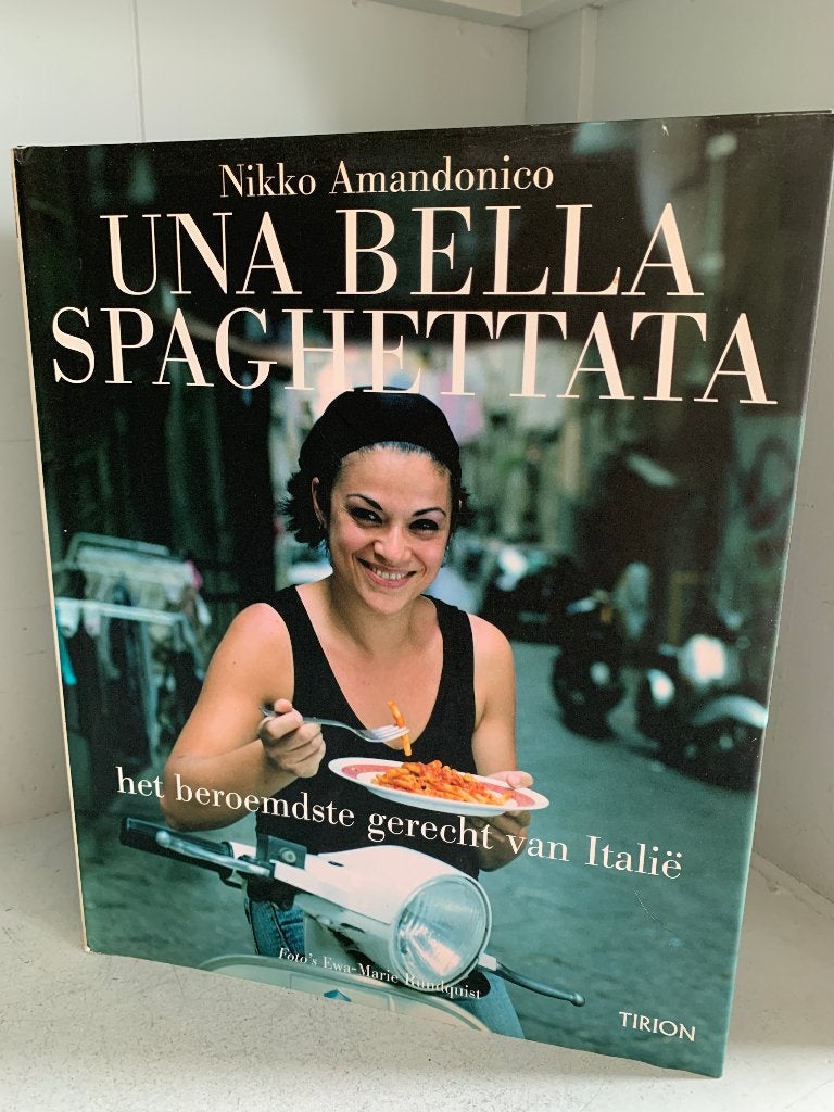 Una Bella Spaghettata - Het beroemdste gerecht van Italië, Ophalen of Verzenden, Gelezen, Italië