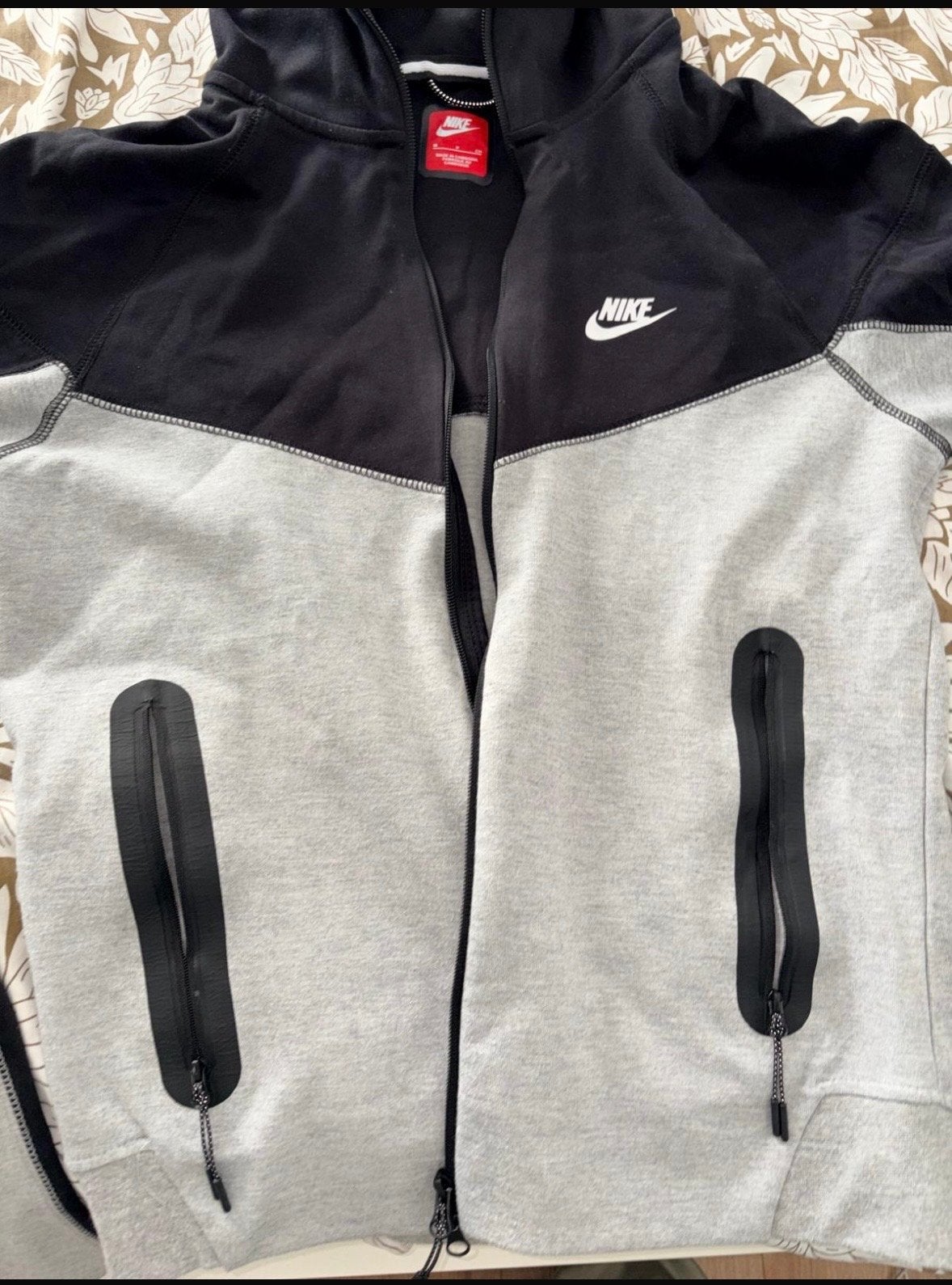 Nike Tech Fleece Trainingspak - Maat M, Ophalen of Verzenden, Gedragen, Maat 48/50 (M), Grijs