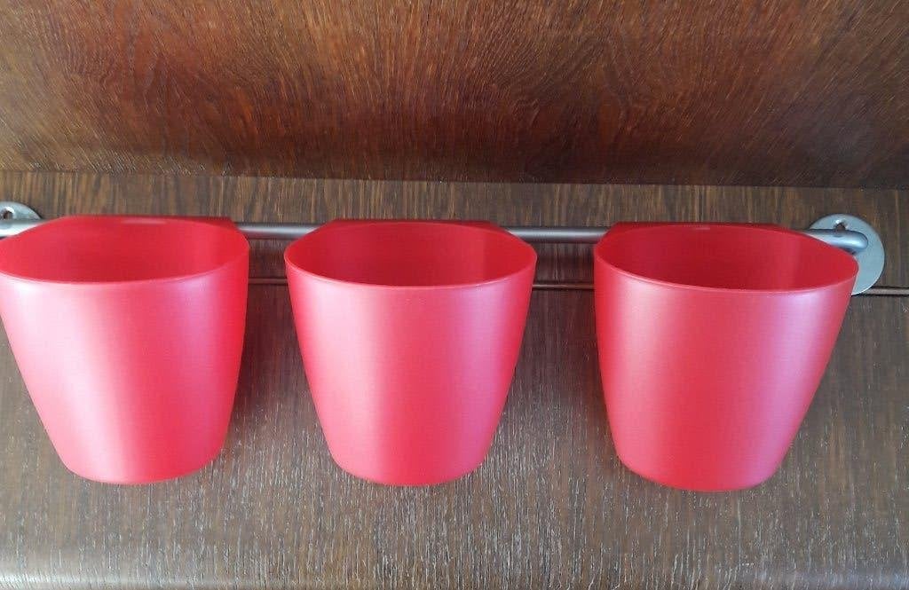 ophangrek met 3 rode bakjes voor onder kast of aan muur, Ophalen of Verzenden