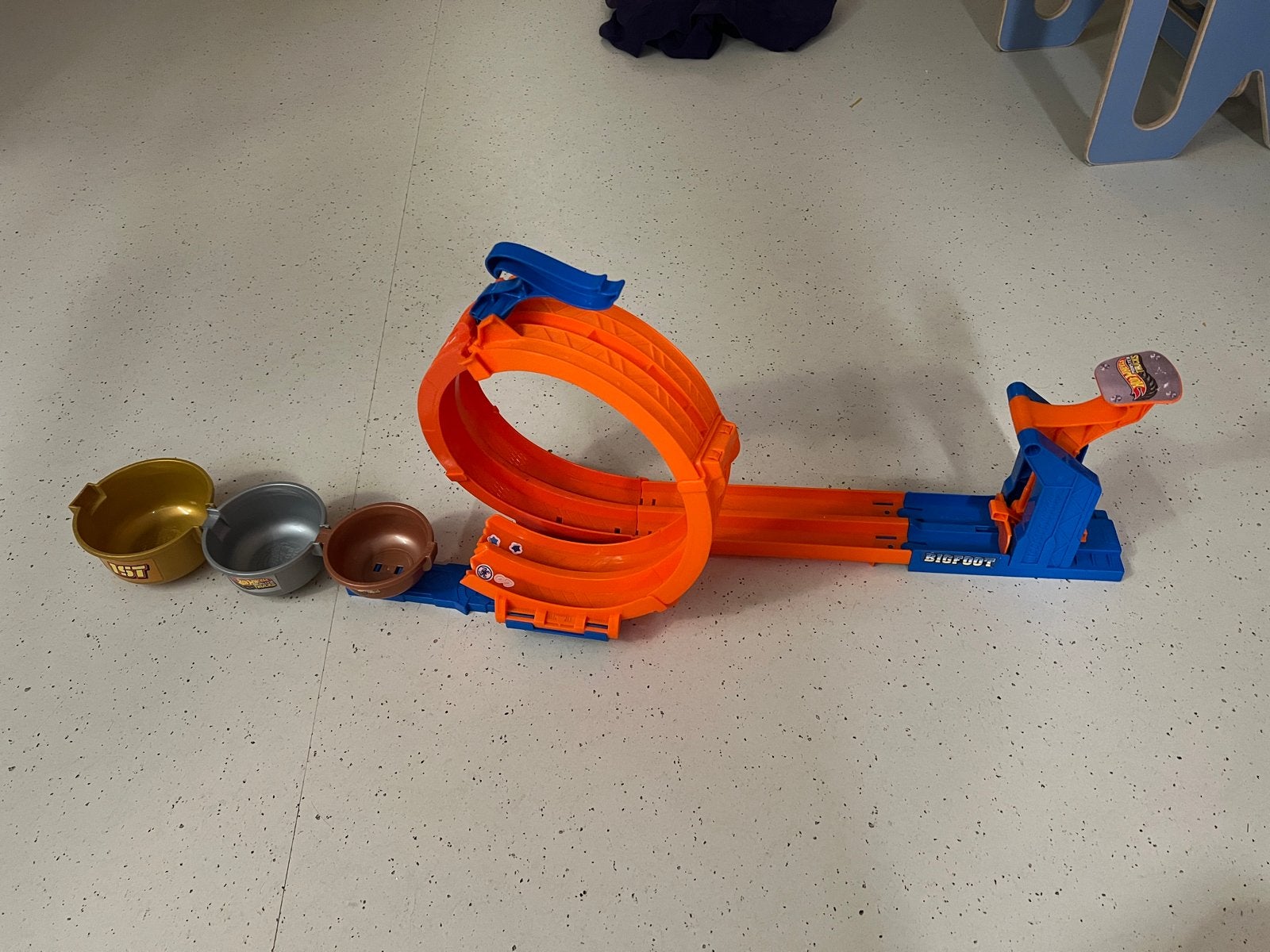 Hot Wheels racebaan met looping en launcher, Kinderen en Baby's, Ophalen of Verzenden, Hot Wheels, Racebaan, Gebruikt