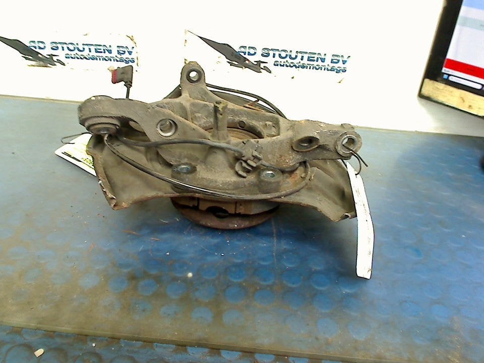 Fusee Links Achter Mercedes-Benz CLS (C219) 2006, Gebruikt, Mercedes-Benz AG, Mercedes-Benz, Mercedesstraße 120, Stuttgart 70372, , Duitsland