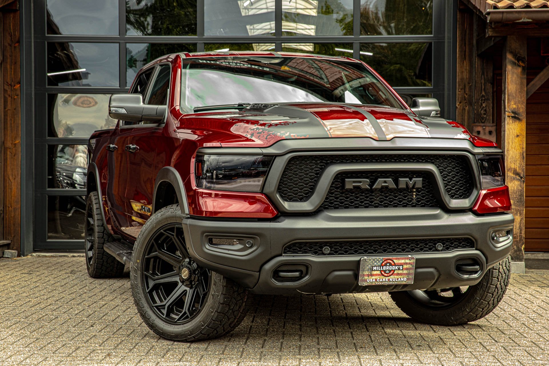 Dodge Ram 1500 Rebel Night ! Actie ! Laatste rebel v8 ., Automaat, Bedrijf, SUV of Terreinwagen, Onderhoudsboekje