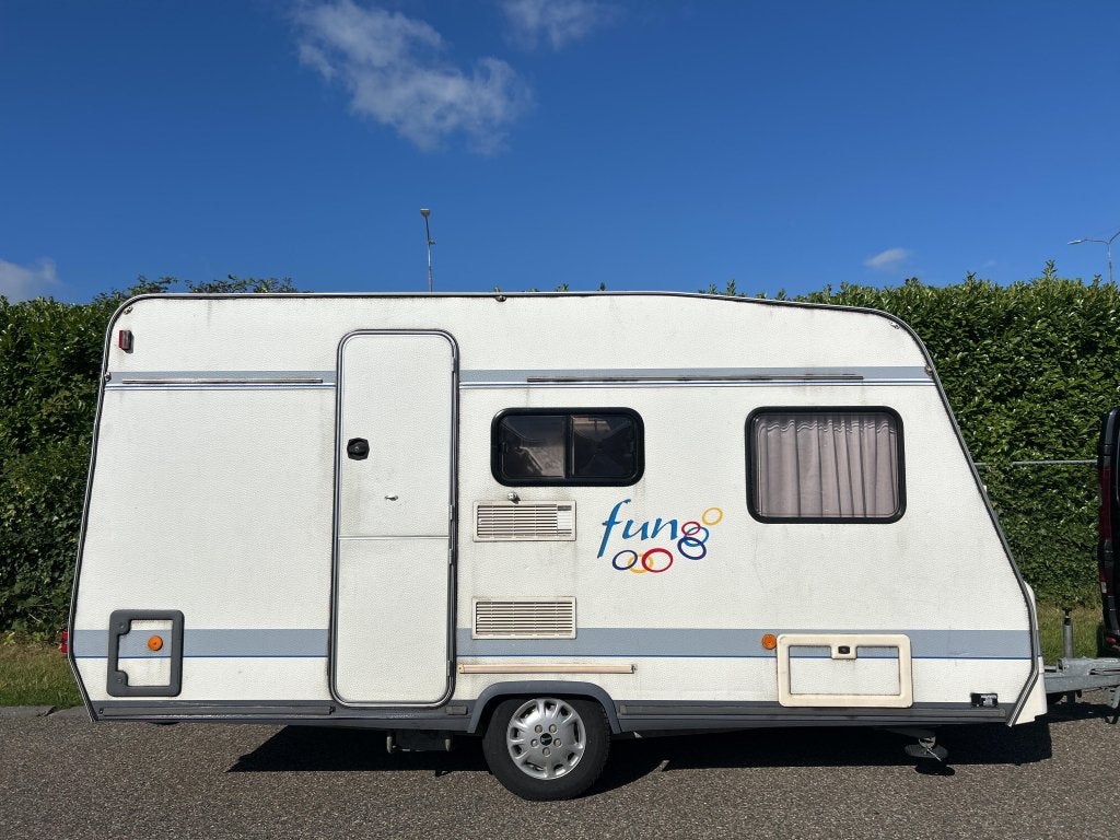 Bürstner Fun 420 TOILET, VAST BED VOORTENT, Caravans en Kamperen, Caravans, Weststraße 33 77694 Kehl, Duitsland, Bürstner GmbH & Co. KG