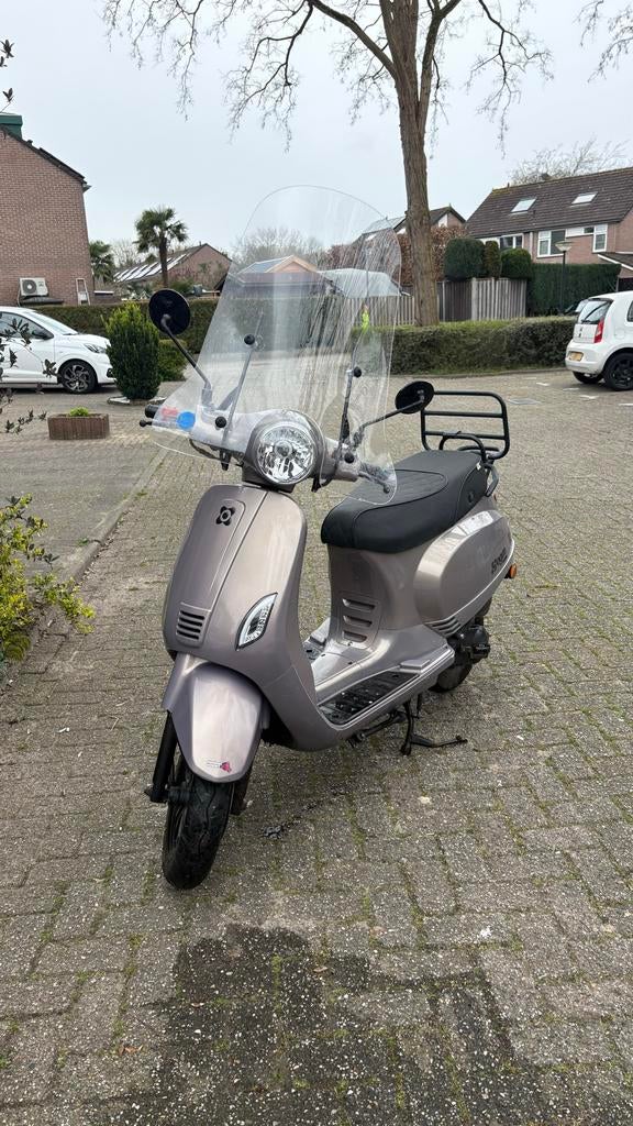 Nette AGM scooter, Fietsen en Brommers, Brommeronderdelen | Scooters, Gebruikt, Overige merken, Overige typen, Ophalen of Verzenden