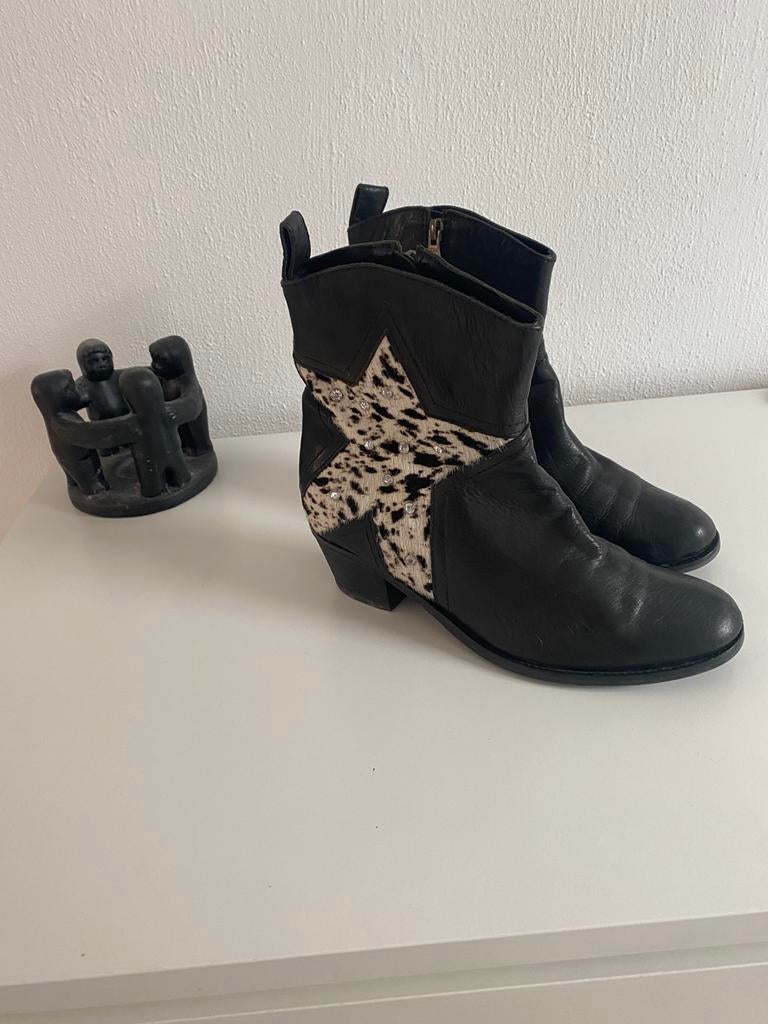 Aparte leren laarsjes met dierenprint alle schoenen 7.50, Zwart, Lage of Enkellaarzen, Ophalen of Verzenden, Gedragen