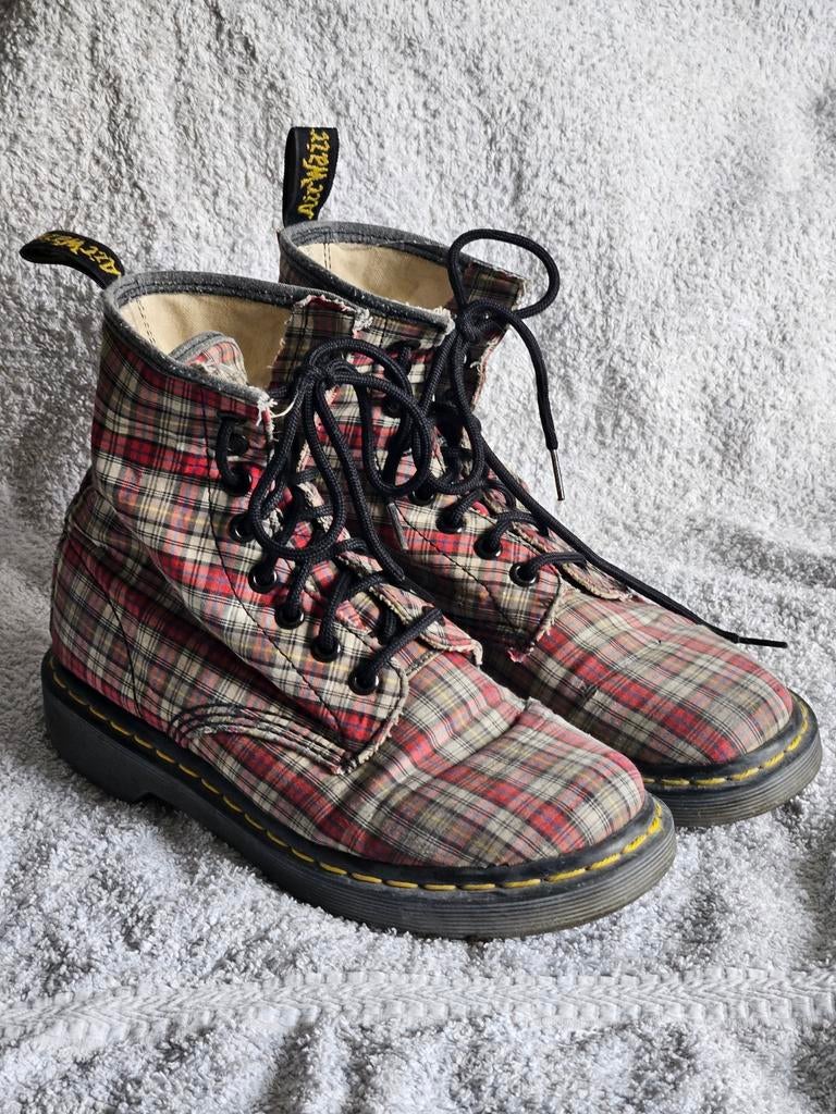 Canvas tartan Dr Martens vintage 37, Kleding | Dames, Schoenen, Zwart, Lage of Enkellaarzen, Ophalen of Verzenden, Dr. Martens