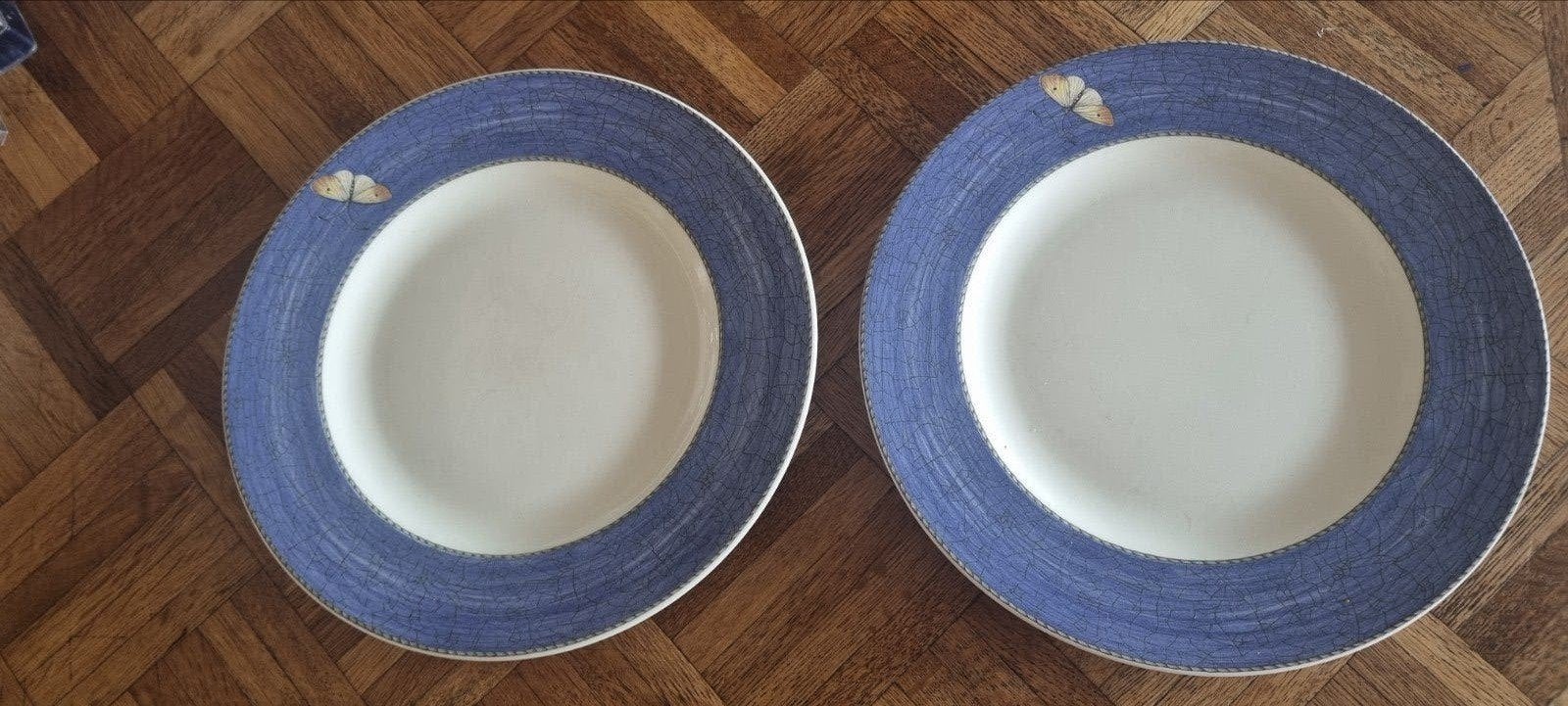 2 Wedgwood Sarah's Garden borden met vlinderdecor 30 per st., Klassiek, Ophalen of Verzenden, Zo goed als nieuw, Bord(en)
